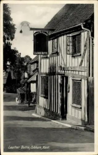 Ak Cobham Kent England, Leather Bottle,   Gaststätte, Straßenszene