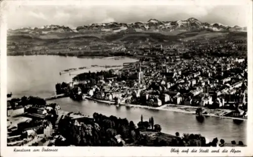 Ak Konstanz am Bodensee, Blick auf die Stadt  Bodensee, Alpen im Hintergrund