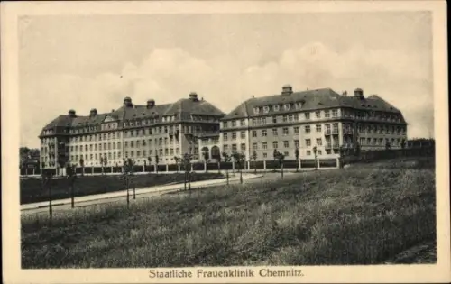 Ak Chemnitz in Sachsen, Staatliche Frauenklinik  Gebäudeansicht, keine Personen, keine Symbole