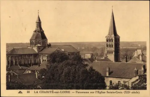 CPA La Charité sur Loire Nièvre, Panorama sur I'Eglise Sainte-Croix