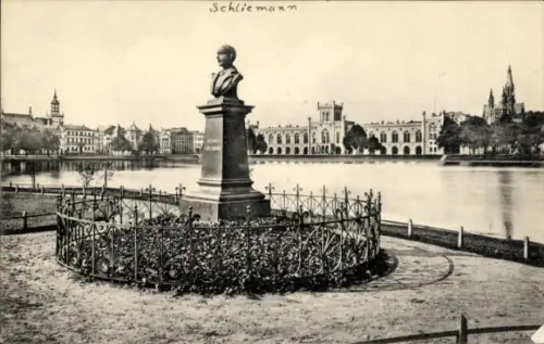 Ak Schwerin in Mecklenburg, Schliemann Denkmal, Pfaffenteich, Arsenal