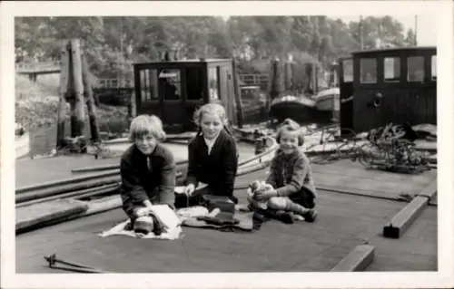 Foto Ak Drei Mädchen, Portrait