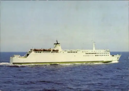 Ak Fährschiff Rügen vor Sassnitz auf der Insel Rügen, Steuerbord