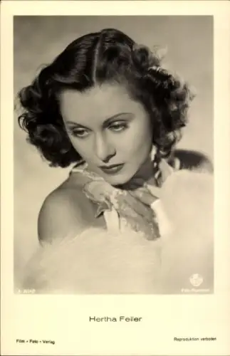 Ak Schauspielerin Hertha Feiler, Portrait