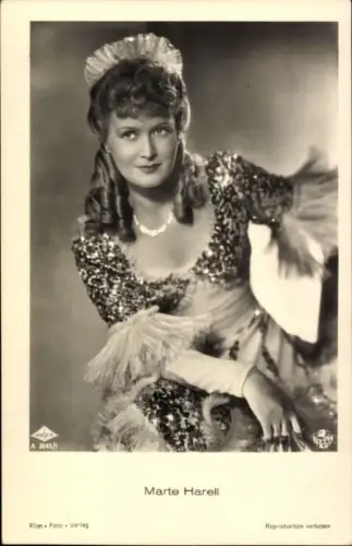 Ak Schauspielerin Marte Harell, Portrait, Halskette