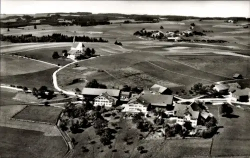 Ak Görwangs Aitrang in Schwaben, Wallfahrtskirche St. Alban, Fliegeraufnahme