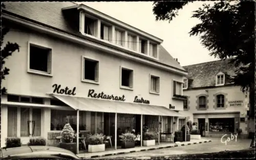 Ak Locmariaquer Morbihan, Place de l'Eglise, Hotel Restaurant Lautram