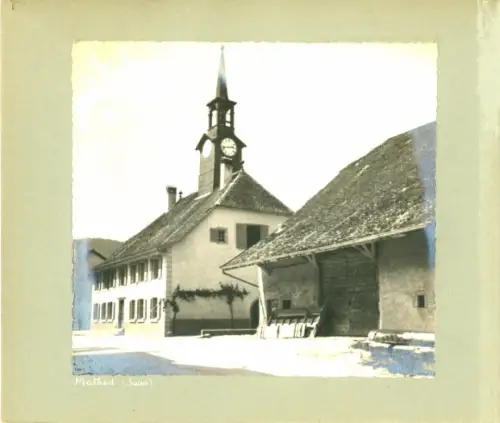 Foto Mathod Kanton Waadt, Haus, Turm, Uhr