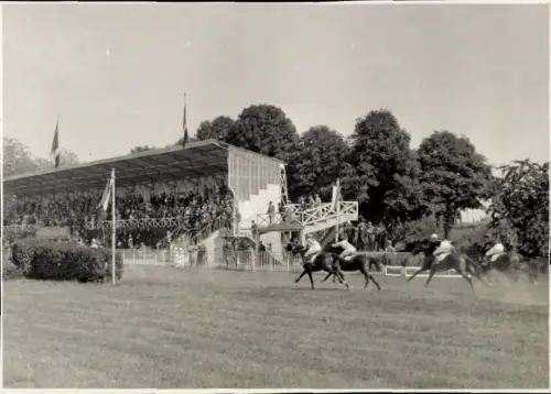 Foto Orléans Loiret, Pferderennbahn, Ile Arrault