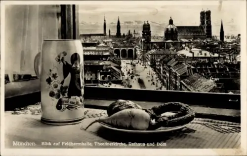 Ak München, Bierkrug, Feldherrnhalle, Theatinerkirche, Rathaus und Dom