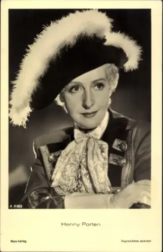 Ak Schauspielerin Henny Porten, Portrait, Filmkostüm, Ross Verlag A 3138/2