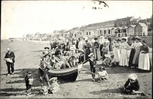Ak Luc sur Mer Calvados, Reunion sur la Plage, Strandpartie, Kinder im Boot