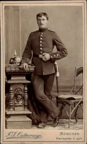 CdV München, Deutscher Soldat in Uniform