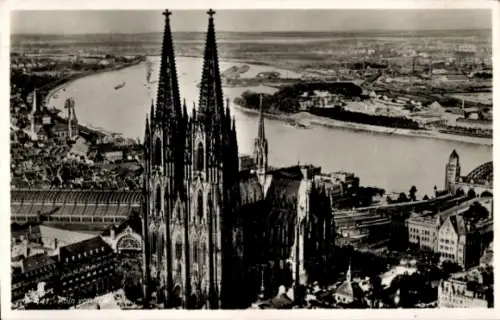 Ak Köln am Rhein, Kölner Dom, Bahnhof, Stadtansicht