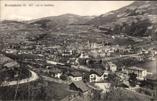 Ak Brixen Bressanone Südtirol, Gesamtansicht mit Bahnhof