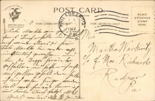 AK Glückwunsch Ostern, Küssendes Pärchen, Küken, Ostereier