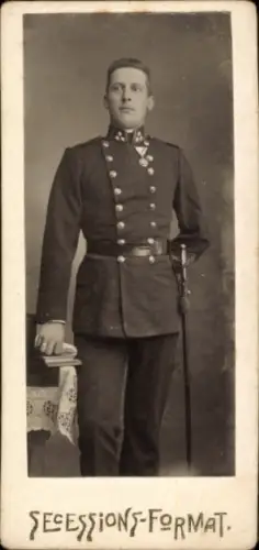 CdV Deutscher Soldat in Uniform, Porträt