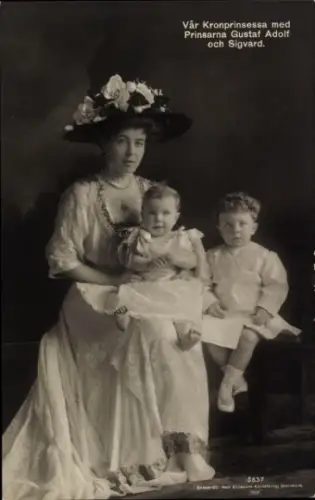 Ak Kronprinzessin Margaret of Connaught, Prinzen Gustaf Adolf, Sigvard