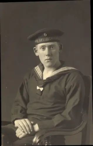 Foto Ak Deutscher Marinesoldat in Uniform, Marine-Artillerie