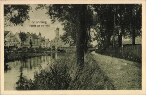 Ak Vilsbiburg in Niederbayern,  Partie an der Vils, Flusslandschaft, Bäume, Weg