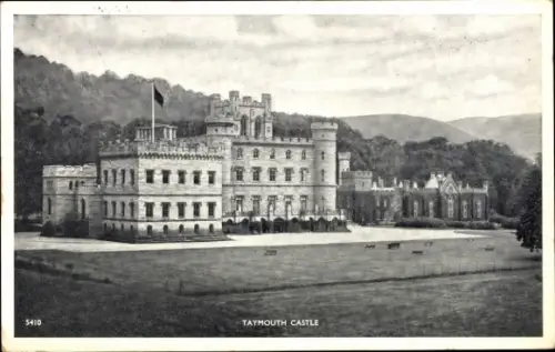 Ak Kenmore Schottland, Taymouth Castle,  Schloss, Landschaft, Schwarz-Weiß, Flagge