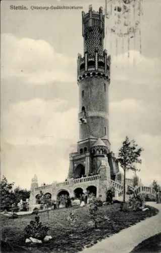 Ak Szczecin Stettin Pommern, Quistorp-Gedächtnisturm,  Menschen, Bäume, Landschaft