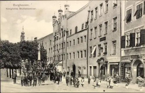 Ak Burghausen an der Salzach Oberbayern,  Königliches Studienseminar, Denkmal, Geschäfte