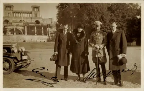 Ak Potsdam Sanssouci, Kronprinzenpaar mit Söhnen