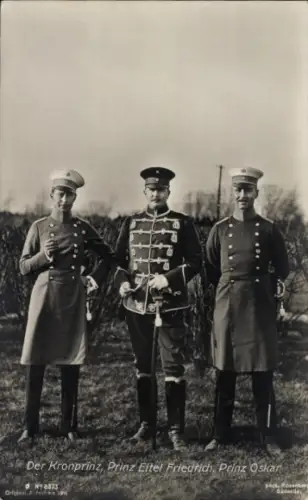 Ak Kronprinz Wilhelm von Preußen, Eitel Friedrich Prinz von Preußen, Oskar Prinz von Preußen