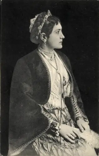 Ak Prinzessin von Serbien in Tracht, Portrait