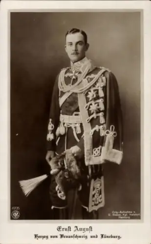 Ak Herzog Ernst August von Braunschweig Lüneburg, Standportrait, Husarenuniform, NPG 4705