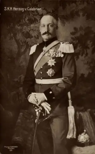 Ak S.K.H. Herzog Ferdinand von Kalabrien, Uniform, Säbel