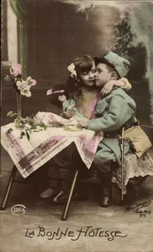 Ak Gute Gastgeberin, Kinder