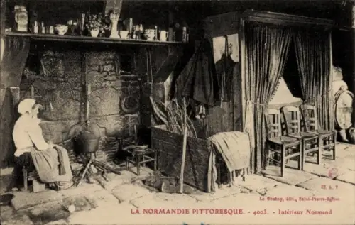 Ak Normandie, Wohnstube, Küche, Frau, Kessel