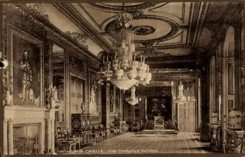 Ak Windsor Berkshire England, Windsor Castle, Thronsaal,  Kronleuchter, Gemälde, Stühle