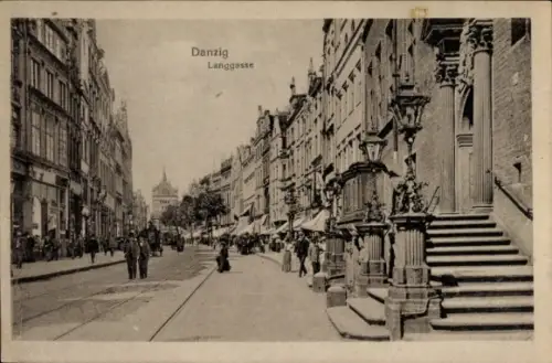 Ak Gdańsk Danzig, Langgasse, Straßenansicht, Menschen, Geschäfte,  Gebäude