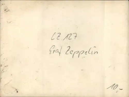 Foto Luftschiff LZ 127 Graf Zeppelin bei der Landung