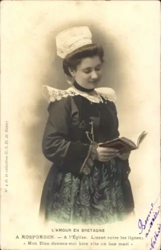 CPA Rosporden, L'Amour en Bretagne, Frau in Tracht