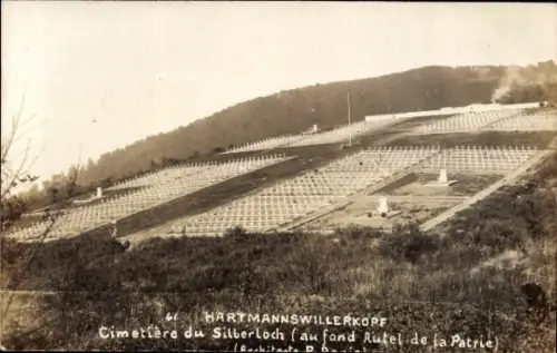 Foto Ak Hartmannsweiler Elsass Haut Rhin, Hartmannsweilerkopf, Vieil Armand, Friedhof Silberloch