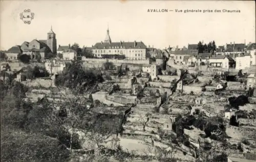 Ak Avallon Yonne, Schwarz-Weiß-Bild, Stadtansicht, Hügel, Gebäude, Kirche