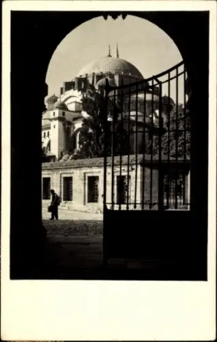 Ak Konstantinopel Istanbul Türkei, Süleymaniye Moschee, Torbogen, Gehender Mann