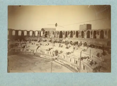 Foto Arles Bouches du Rhône, Amphitheater, Drahtseilakt, Wohnhaus