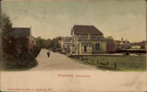 Ak Winschoten Groningen Niederlande,  Stationsstraat, Straße mit Häusern, Fußgänger
