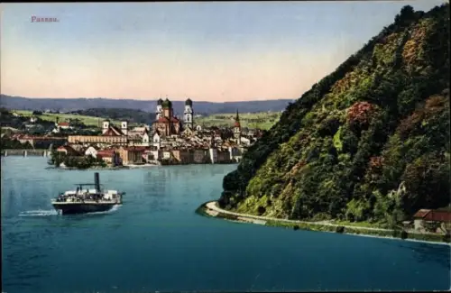 Ak Passau in Niederbayern, Stadtansicht  Fluss, Schiff, Berge, Bäume