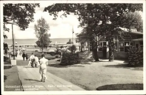 Ak Ostseebad Göhren auf Rügen, Ostseebad Göhren a. Rügen, Strandkaffee, Partie zum Strand