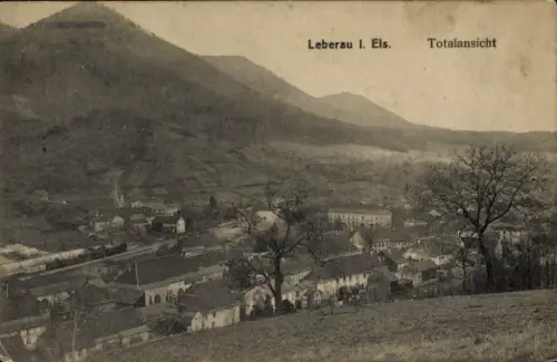 Ak Lièpvre Leberau Elsass Haut Rhin, Leberau i. Els, Totalansicht, Landschaft mit Bergen, Häusern