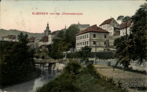 Ak Loket Elbogen Region Königgrätz, Elbogen von der Johannesbrücke, Fluss, Gebäude, Landschaft