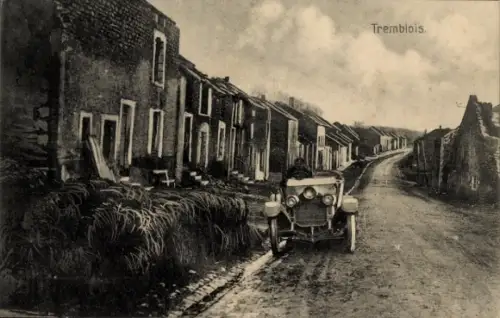 Ak Tremblois Haute-Saône, Straßenpartie, Automobil