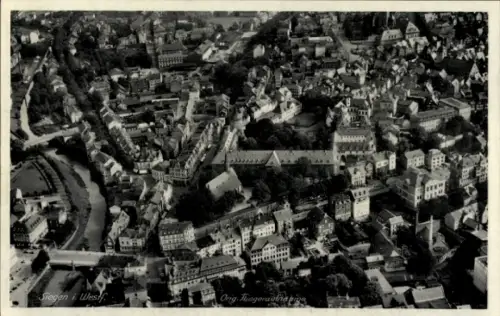 Ak Siegen in Westfalen, Luftaufnahme von  Schwarz-Weiß, Stadtansicht, Flüsse, Gebäude