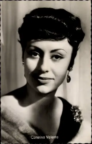 Ak Schauspielerin, Sängerin Caterina Valente